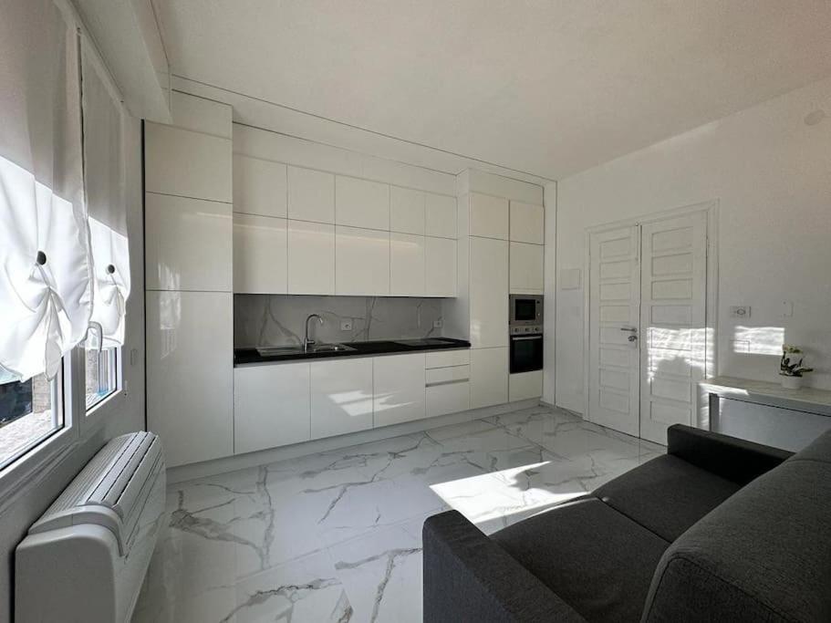 Suite Aurora Luxury In The Center Of Sanremo Exterior photo